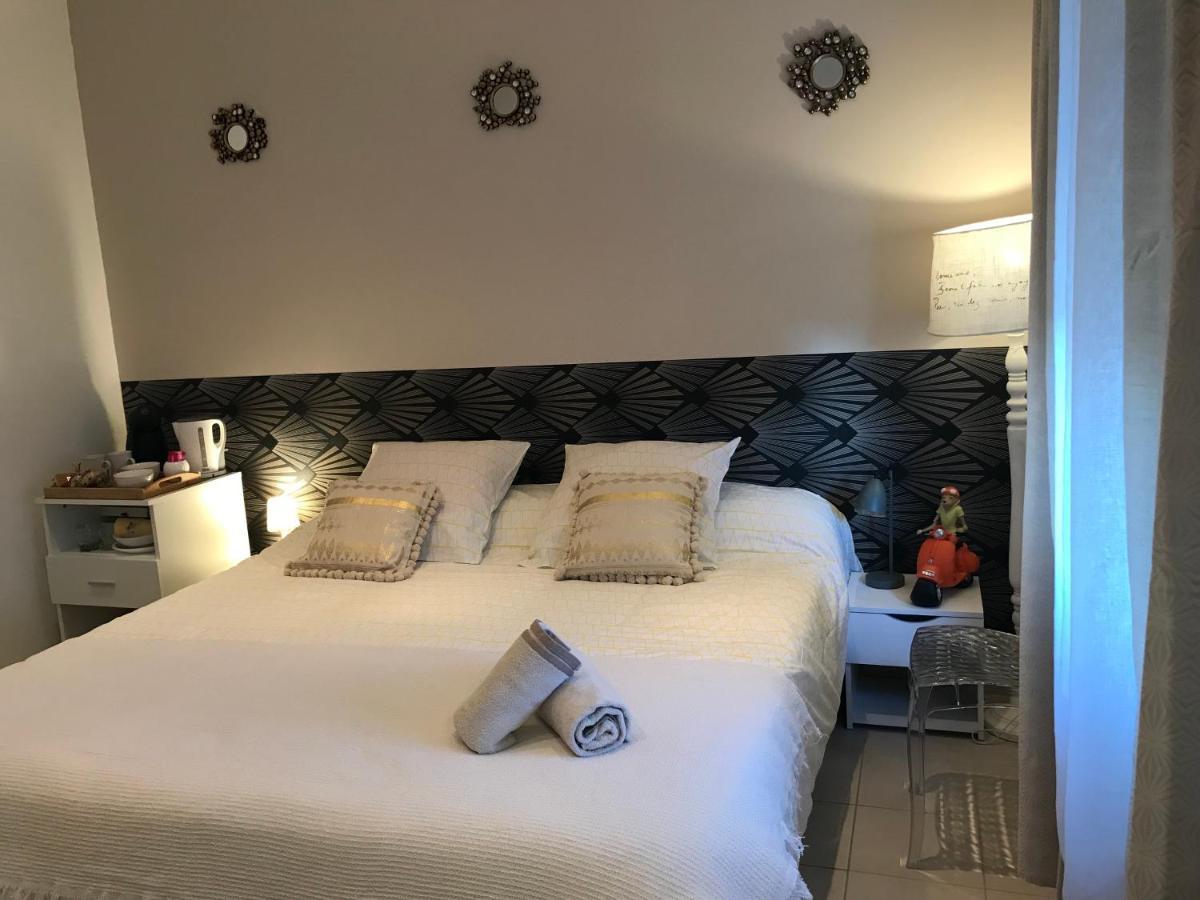 Le Marty Bed and Breakfast Narbonne Exteriör bild