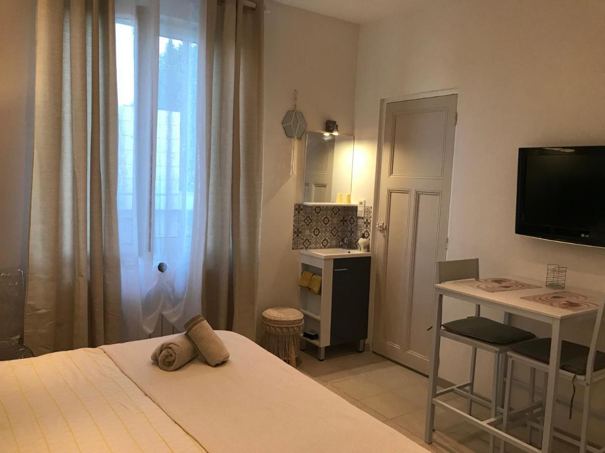 Le Marty Bed and Breakfast Narbonne Exteriör bild