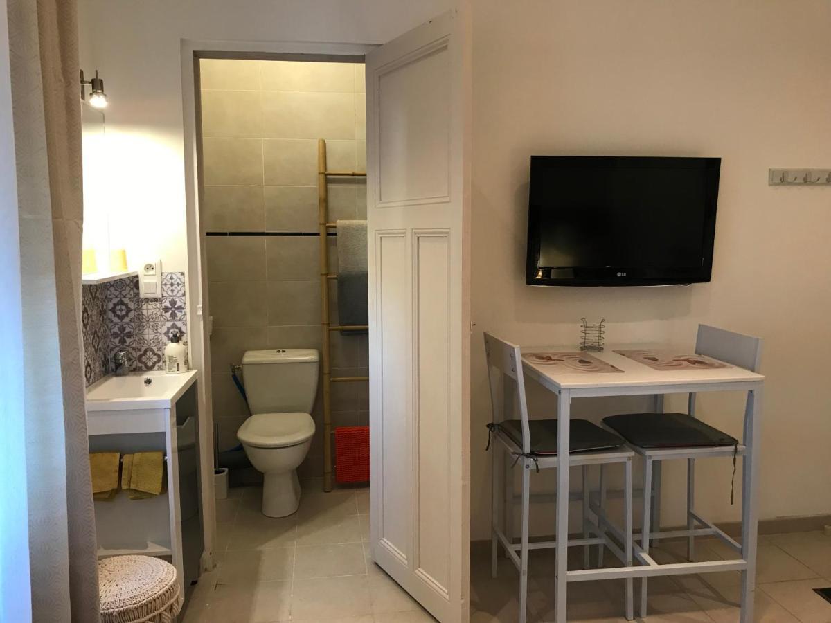 Le Marty Bed and Breakfast Narbonne Exteriör bild